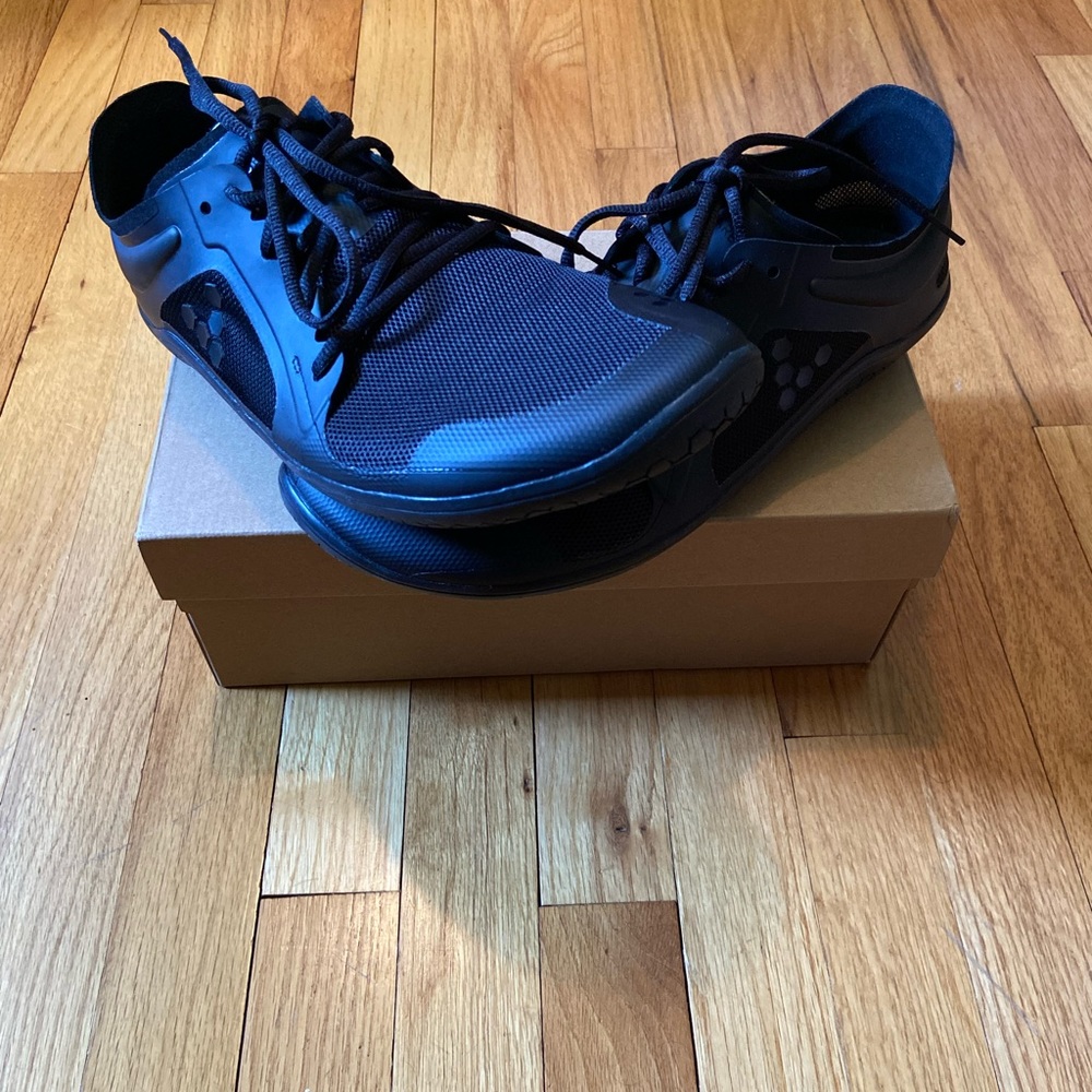 BRAND NEW VivoBarefoot Primus Lite III Size 10/Eu43